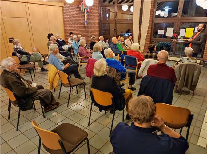 Der Bürgerverein Meckenheim und Joshua Clausnitzer veranstalteten eine Lesung nach dem Motto „Kreaktivität und Literatour‘‘ im Foyer der Christuskirche in Meckenheim. Foto: privat