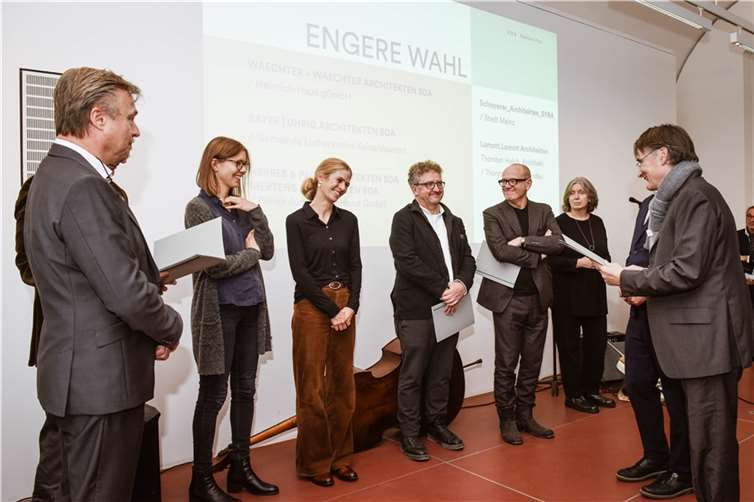 Der Bund Deutscher Architekten Rheinland-Pfalz zeichnete das MVZ (Medizinisches Versorgungszentrum) mit dem Förderzentrum „Am hohen Rhein“ mit einer „Anerkennung“ und das hinter dem Einkaufsmarkt befindliche „Assessment- und Förderzentrum“ des Heinrich-Hauses mit der Kategorie „Engere Wahl“ aus.Foto: Heinrich-Haus gGmbH