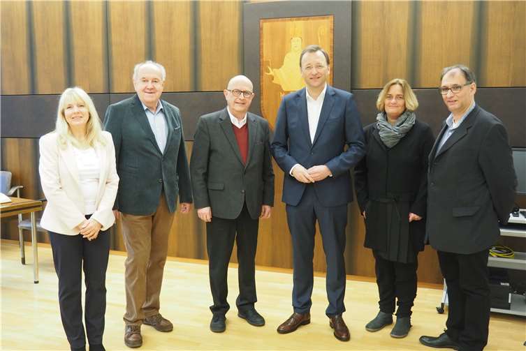 Der Bundestagsabgeordnete Josef Oster (3. v. rechts) war zu Gast im Bendorfer Rathaus. Stadt Bendorf