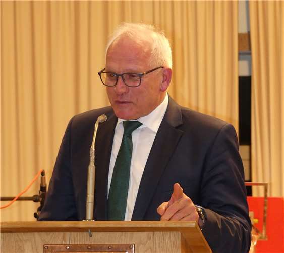 Der Bundestagsabgeordnete Peter Bleser sprach das Schlusswort und warb für neuen politischen Mut.