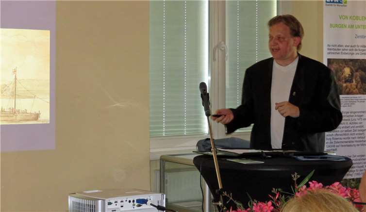 Der Burgenforscher Alexander Thon führtedurch die Burgenwelt des unteren Mittelrheintals. 