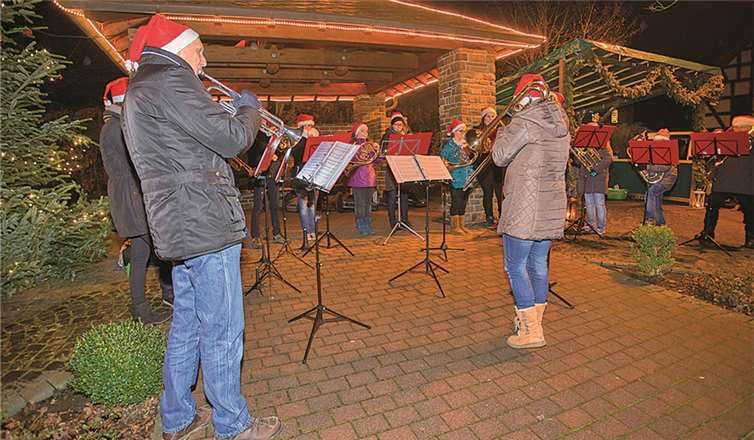 Der Burplatz in Thalhausen war festlich geschmückt. WT