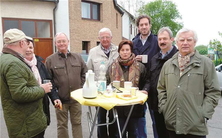 Der CDU-Arbeitskreises Villip, Villiprott, Holzem ludt auf dem Vorplatz der Anton-Raaff-Kapelle ein. privat