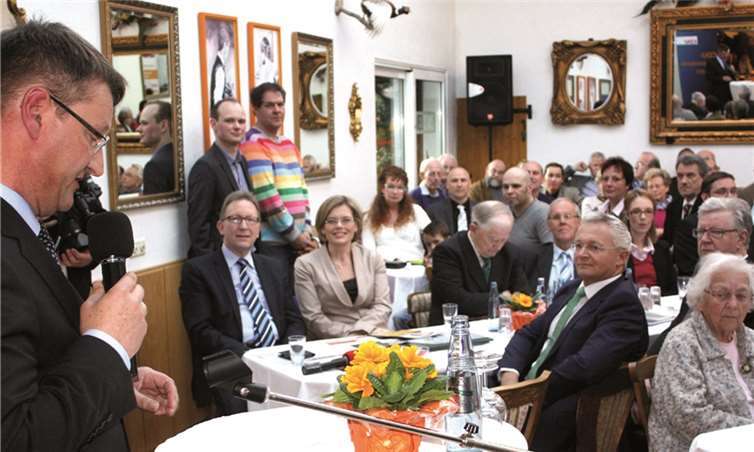 Der CDU-Bürgermeisterkandidat von Bad Hönningen, Joachim Grohmann, begrüßte den hohen Gast. -DL-