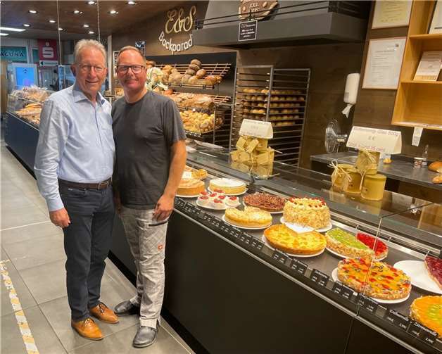 Der CDU-Bundestagsabgeordnete Erwin Rüddel mit Bäckermeister Michael Scholl (r.). Foto: Büro Rüddel