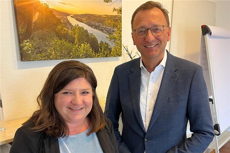 Der CDU-Bundestagsabgeordnete Josef Oster besuchte die Geschäftsführerin der Romantischer Rhein Tourismus GmbH Kristina Neitzert in den neuen Büroräumen in Lahnstein.