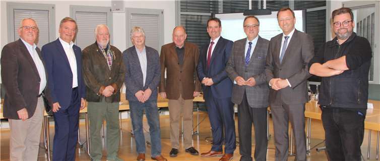 Der CDU-Bundestagsabgeordnete Josef Oster nahm in Weißenthurm an einer großen Runde von Bahnlärmgegnern teil. Foto: privat