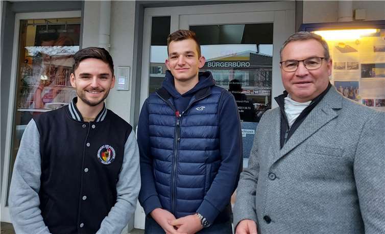 Der CDU-Kreisvorsitzende Horst Gies (r.) MdL freut sich über die Nominierung des Jungpolitikers (Mitte).Foto: JU Ahrweiler