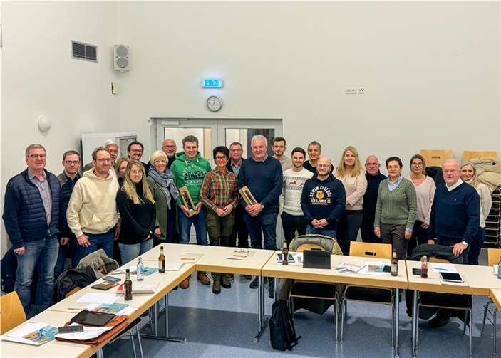 Der CDU-Kreisvorstand Ahrweiler im Dialog mit Vertretern der heimischen Landwirtschaft.  Foto: M. Schneider