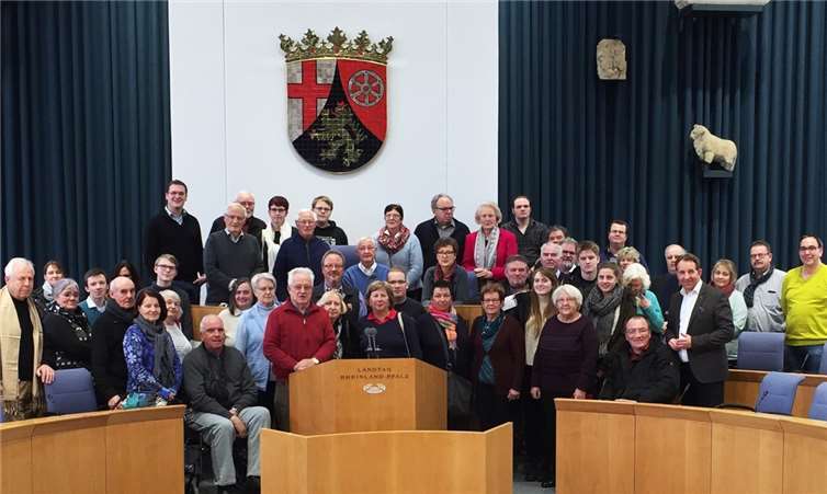 Der CDU-Landtagsabgeordnete Matthias Lammert (vorn rechts) mit seinen Gästen.privat