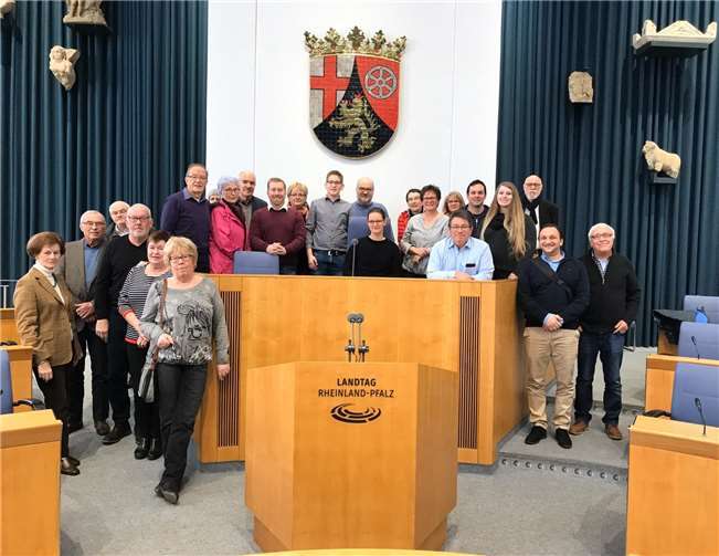 Der CDU Ortsverband Wirges beim ersten Highlight des Tages: im Landtag Rheinland-Pfalz in Mainz. Fotos: privat