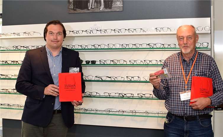 Der Chef der Rheinbach-Meckenheimer Tafel. Dr. Uwe Petersen, freute sich über die großzügige Spende. Foto: EICH