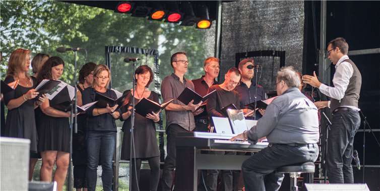 Der Chor Andiamo-Cantaro trat am zweiten Festivaltag auf und begeisterte mit ihrem Liedgut.Fotos: Annegret Hirschmann