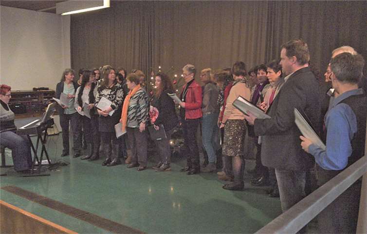 Der Chor Navicula aus Wachtberg bei seinem Konzert im St. Vinzenzhaus. privat