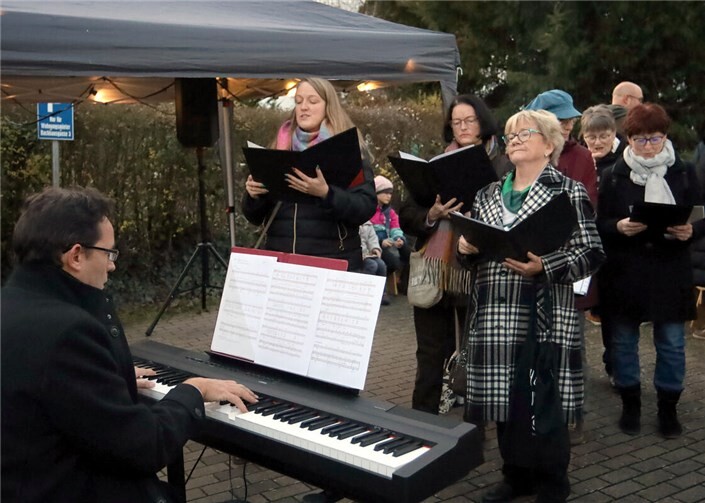 Der Chor Niederbieber begeisterte mit Gesangsbeiträgen.  Foto: Olga Krapivina