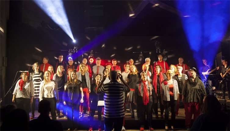 Der Chor Regenbogen präsentierte auch zwei exotische Titel. privat