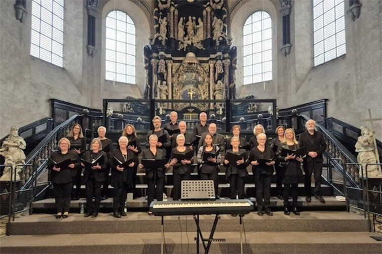 Der Chor Via Nova Kruft sang unter der Leitung von Gerhard Schlich im Trierer Dom.