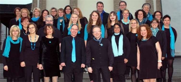 Der Chor „Voices of Joy“ lädt zum Weihnachtskonzert ein. privat