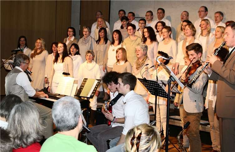 Der Chor begeistert mit einem Repertoire aus Gospel, Pop-Songs und neuen geistlichen Liedern.privat