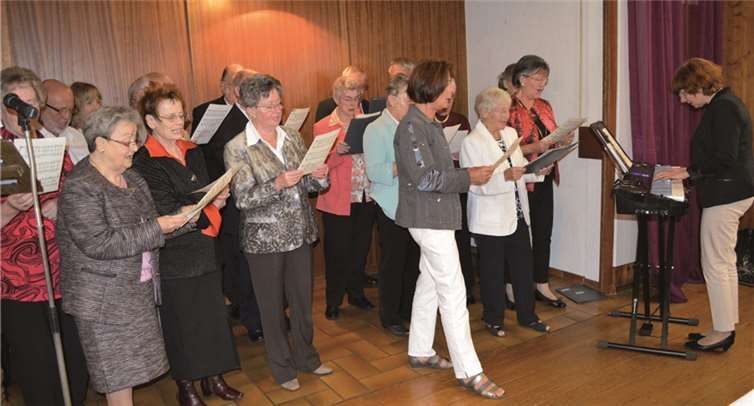 Der Chor beging das Jubiläum mit viel Musik. -ab-