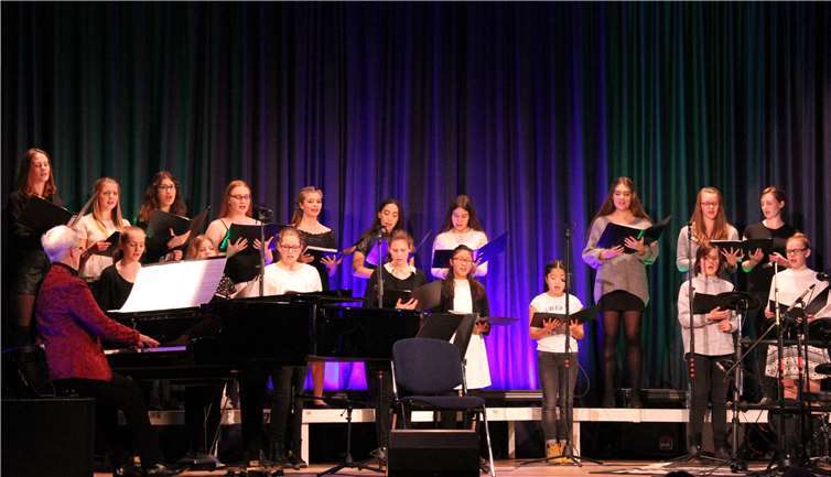 Der Chor der Mittel- und Oberstufe überzeugte mit stimmlicher Brillanz.  KBL