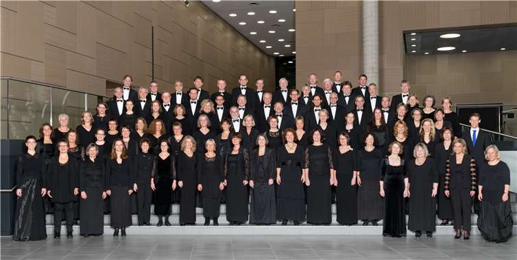 Der Chor mit über 100 Sängerinnen und Sängern ist Bonns führender Oratorienchor. Foto: Susanne Fern