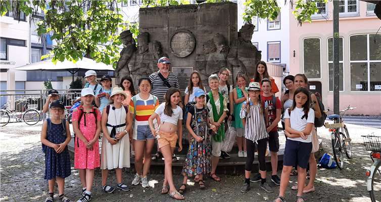 Der Chor vor dem Ostermannbrunnen.Foto: privat