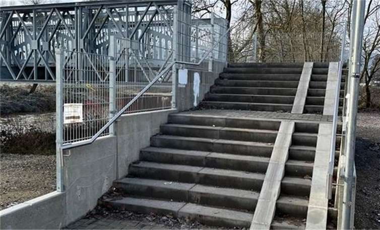 Der Christinensteg vor dem Diebstahl des Geländers.  Foto: Stadt Sinzig