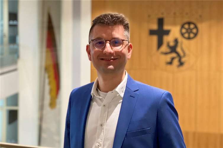 Der Cochem-Zeller Landtagsabgeordnete Jens Münster fordert mehr Ausbildungsplätze für die Mitglieder der Freiwilligen Feuerwehren und Hilfsorganisationen an der Landesfeuerwehr- und Katastrophenschutzakademie (LFKA). Foto: Maike Malzahn