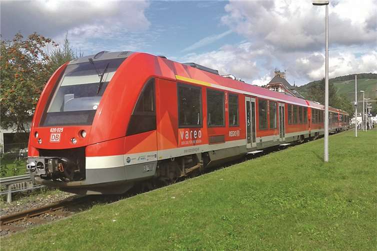Der Coradia Lint 81 DNK (VT 620) verkehrt in den Stoßzeiten.WITE