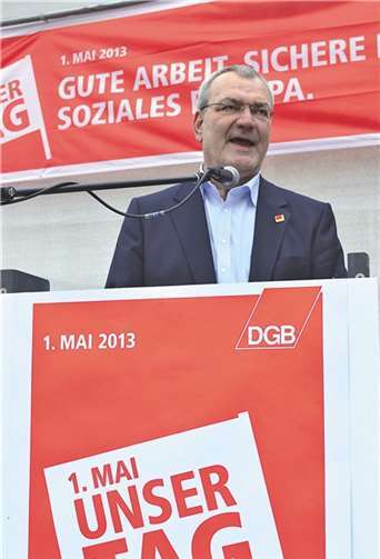 Der DGB-Landesvorsitzende Dietmar Muscheid forderte Solidarität mit den Arbeitnehmern im Ausland.