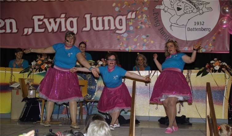 Der Dattenberger Möhnenvereinsorgte für ein buntes und unterhaltsames Programm.