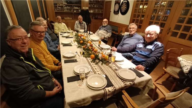 Der Daufenbacher Männerstammtisch wurdeb bei schmackhaftem Essen mit Suppe, Rind- und Schweinebraten bewirtet. Foto: privat