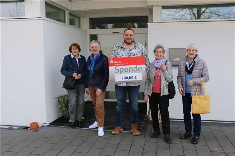 Der Deutsche Hausfrauen Bund OV Höhr-Grenzhausen hat am 12. März 2024 eine großzügige Spende in Höhe von 700 Euro an das Hospiz St. Thomas überreicht. Foto: privat