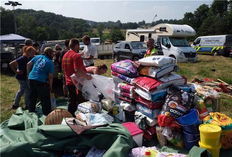 Der Deutsche Tierschutzbund errichtete in Altenahr ein Tierhilfe-Camp.  Foto: Deutscher Tierschutzbund e.V. / Bernd Schaller