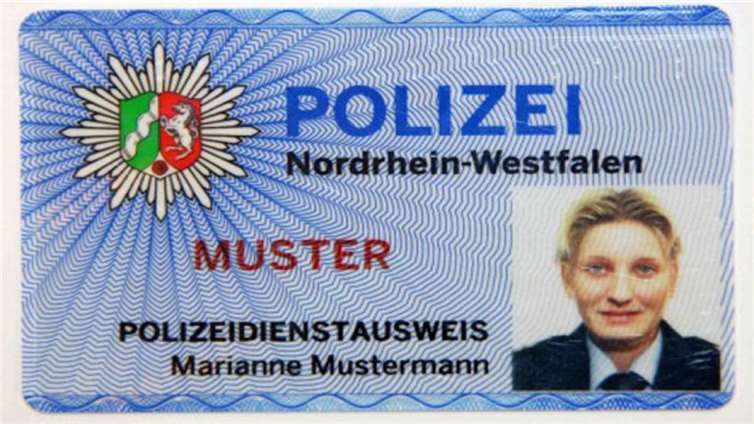 Der Dienstausweis der Polizei NRW sieht so aus. Quelle: Polizei NRW