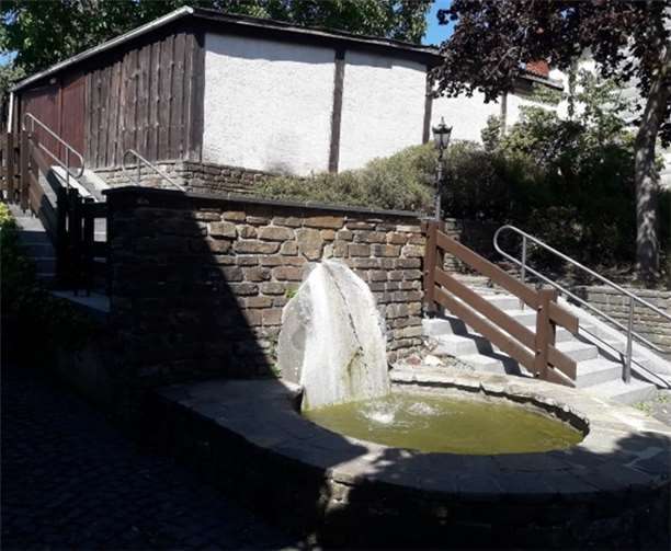 Der Dorfbrunnen von Wershofen wurde wieder fit gemacht. Fotos: Ortsgemeinde Wershofen