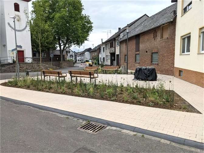 Der Dorfplatz von Niederdrees nach der Erneuerung.