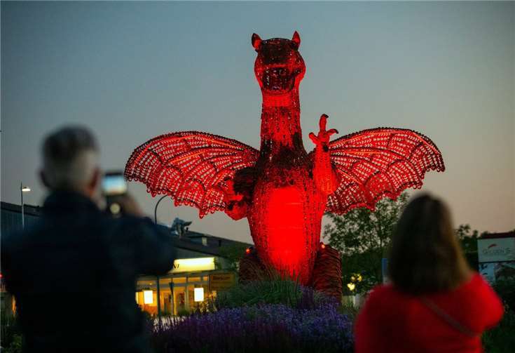 Der Drache auf dem Kreisverkehr am Einkaufszentrum Berkum trägt künftig den Namen „Godart von Wachtberg“.Foto: JOST