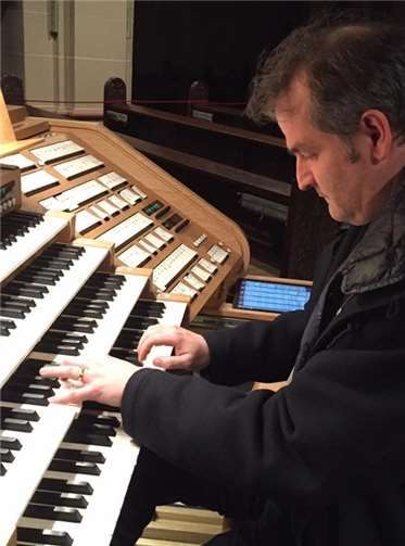 Der Düsseldorfer Komponist und Kantor Markus Hinz kommt nach Wissen. Privat