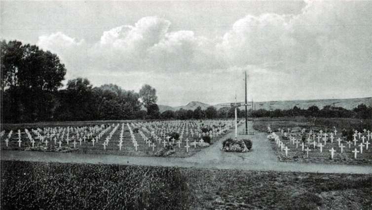 Der Ehrenfriedhof bei Bodendorf / Ahr.privat