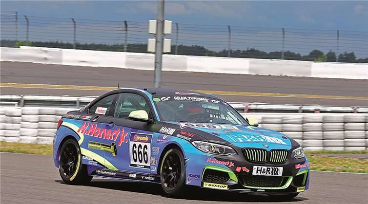 Der Eifelblitz vom Team Scheid - Honert Motorsport siegte im BMW M235i Racing Cup.