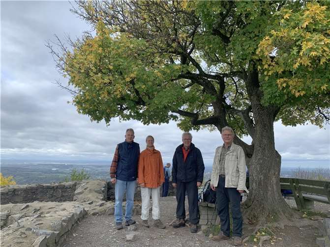 Der Eifelverein Remagen wanderte zur Ruine Löwenburg. Foto: Eifelverein Remagen