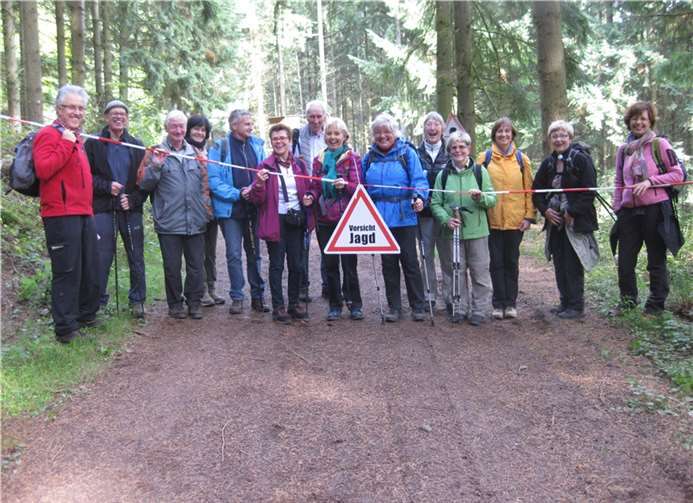Der Eiflerverein durfte trotz Jagdhinweis weiter wandern. privat