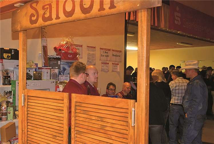 Der Eingang zur Halle war eine Saloon-Tür.