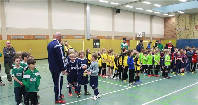 Der Einladung des FC Flerzheim waren viele befreundete und benachbarte Vereine gefolgt.