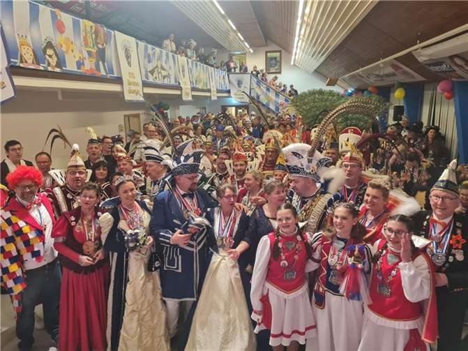 Der Einladung folgten erneut viele Tollitäten, ihre Gefolge, Karnevalsvereine und Tanzgruppen.  Foto: Pierre Fischer