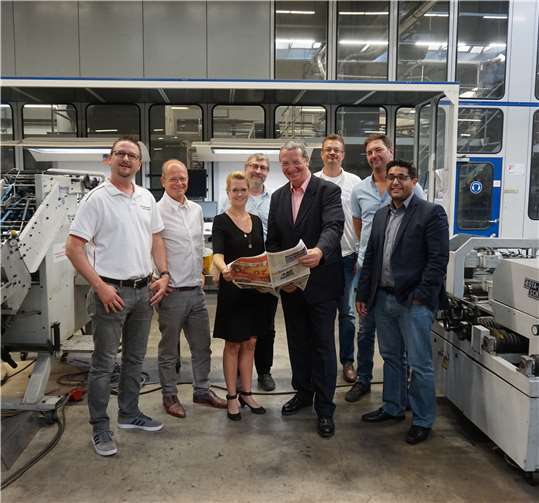 Der Einladung von Hermann Krupp (2.v.l.) , Geschäftsführer des Krupp Verlags und BLICK-aktuell-Chefredakteur, und Susanne Tack (3.v.l.) , Junior-Chefin und Prokuristin, folgten von den Bad Bodendorfer Unternehmern Guido Lenzen, Reiner Stutz, Hans-Otto Schade, Frank Schmidt, Fabian Wohlfarth und Serkan Basar. Foto: ROB