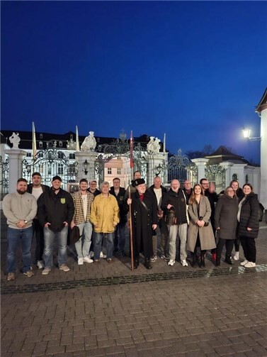 Der Elferrat der KG Mülhofen mit dem Nachtwächter Richard Erben.  Foto: privat