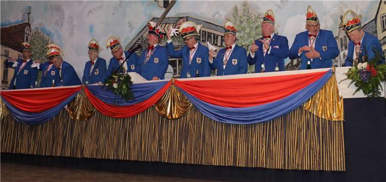 Der Elferrat kündigte die Kinderprinzessin an.Fotos: CEW